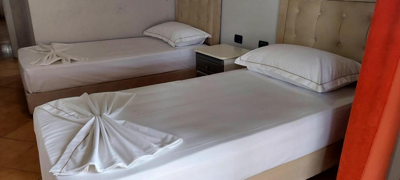 Kanina Hotel&Hostel Саранде Екстериор снимка