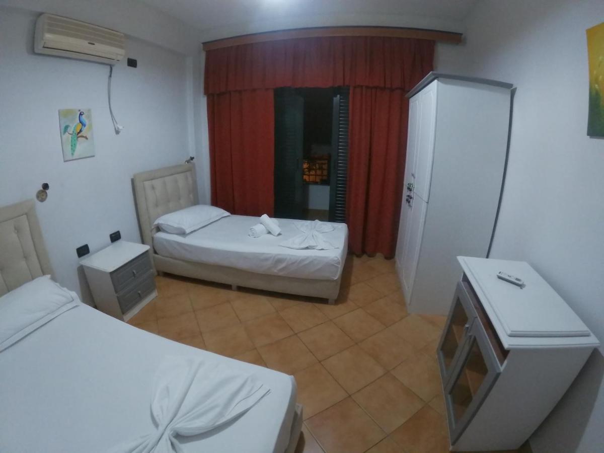 Kanina Hotel&Hostel Саранде Екстериор снимка