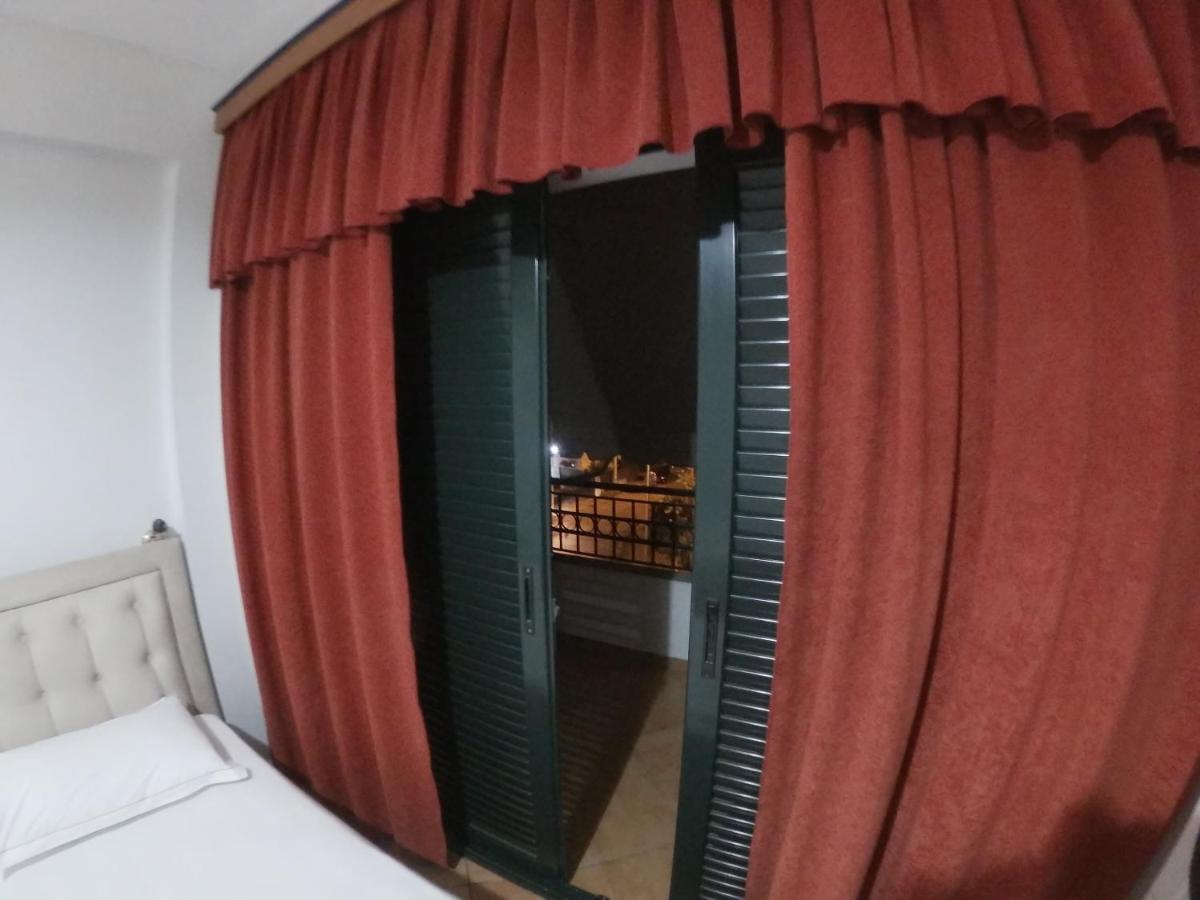Kanina Hotel&Hostel Саранде Екстериор снимка