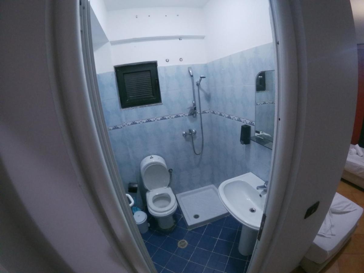 Kanina Hotel&Hostel Саранде Екстериор снимка