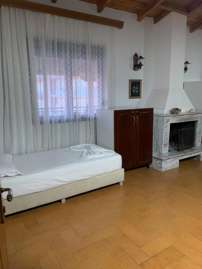 Kanina Hotel&Hostel Саранде Екстериор снимка